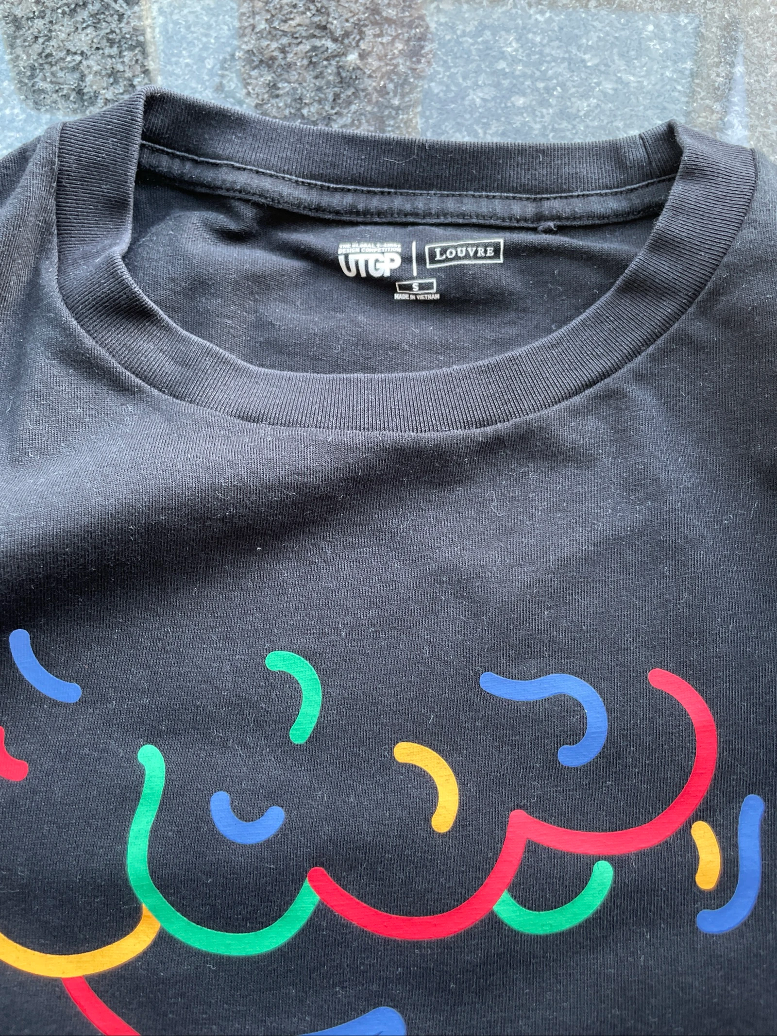 Uniqlo black t-shirt in size S – photo 2